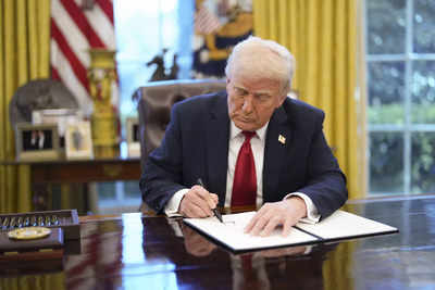 Trump announces 25% tariffs on imported cars: Musk’s Tesla takes a hit, but could still win