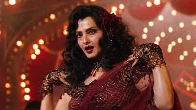 Rekha opens up about her special appearance in ‘Parineeta’; recalls how ‘Kaisi Paheli’ still brings a smile after two decades: ‘As I stepped onto that jazz club…’ | Hindi Movie News
